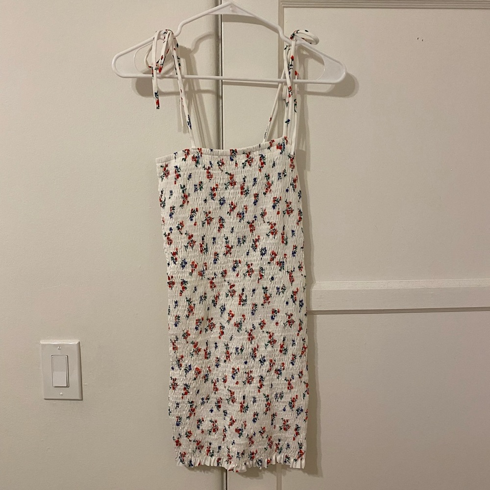 Small floral forever 21 summer body con dress